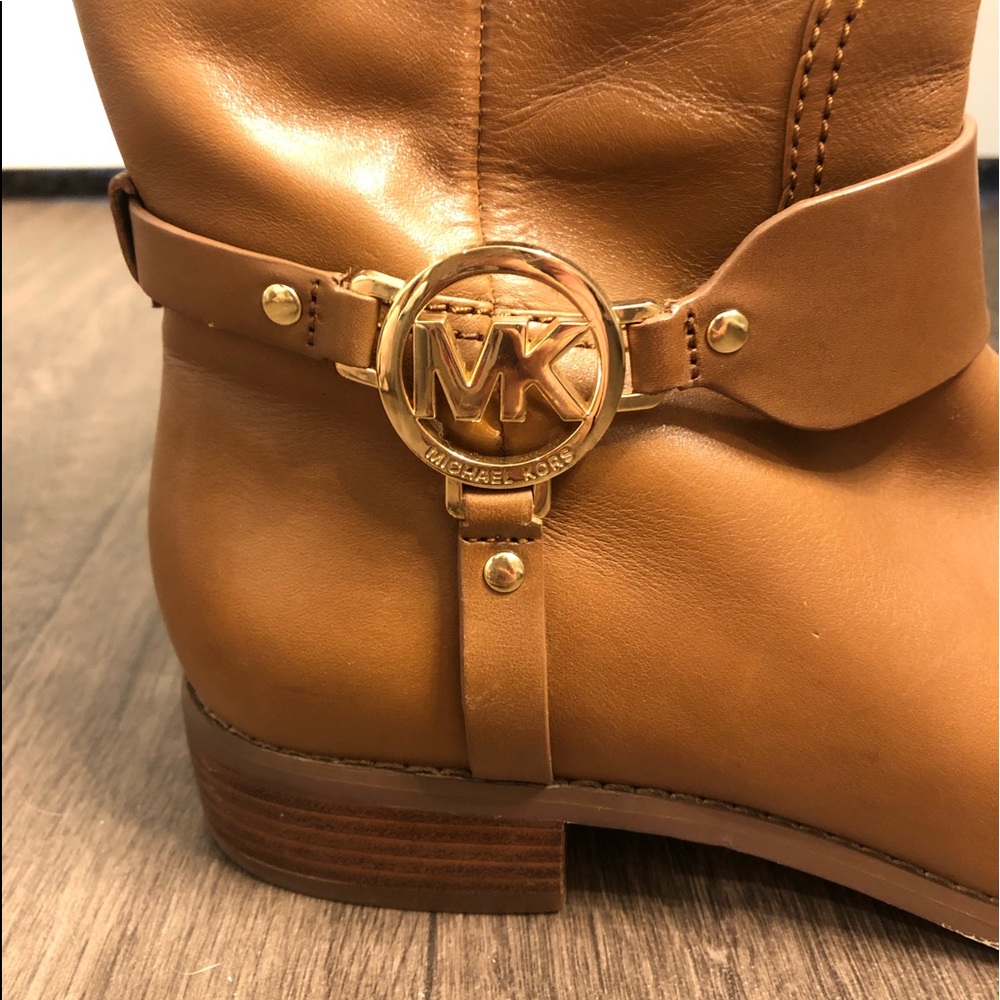 Like NEW! Michael Kors boots! - Picture 3 of 5